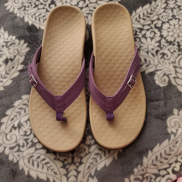 Vionic Sandals - Picture 3 of 4